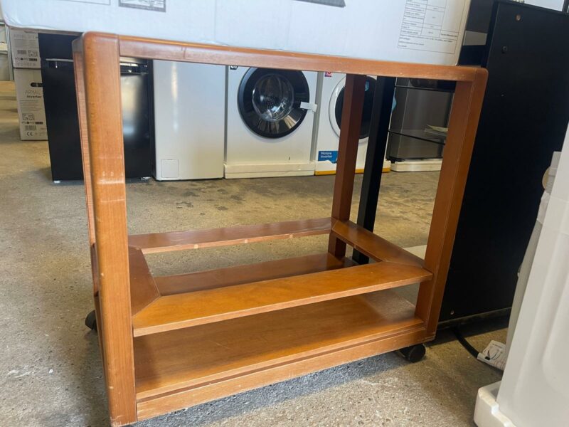 Tavolino in legno con le ruote S 3989
