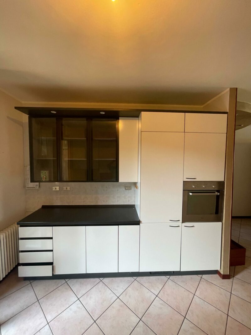 Cucina completa di forno , piano cottura 4 fuochi , frigo S 3950 - immagine 4