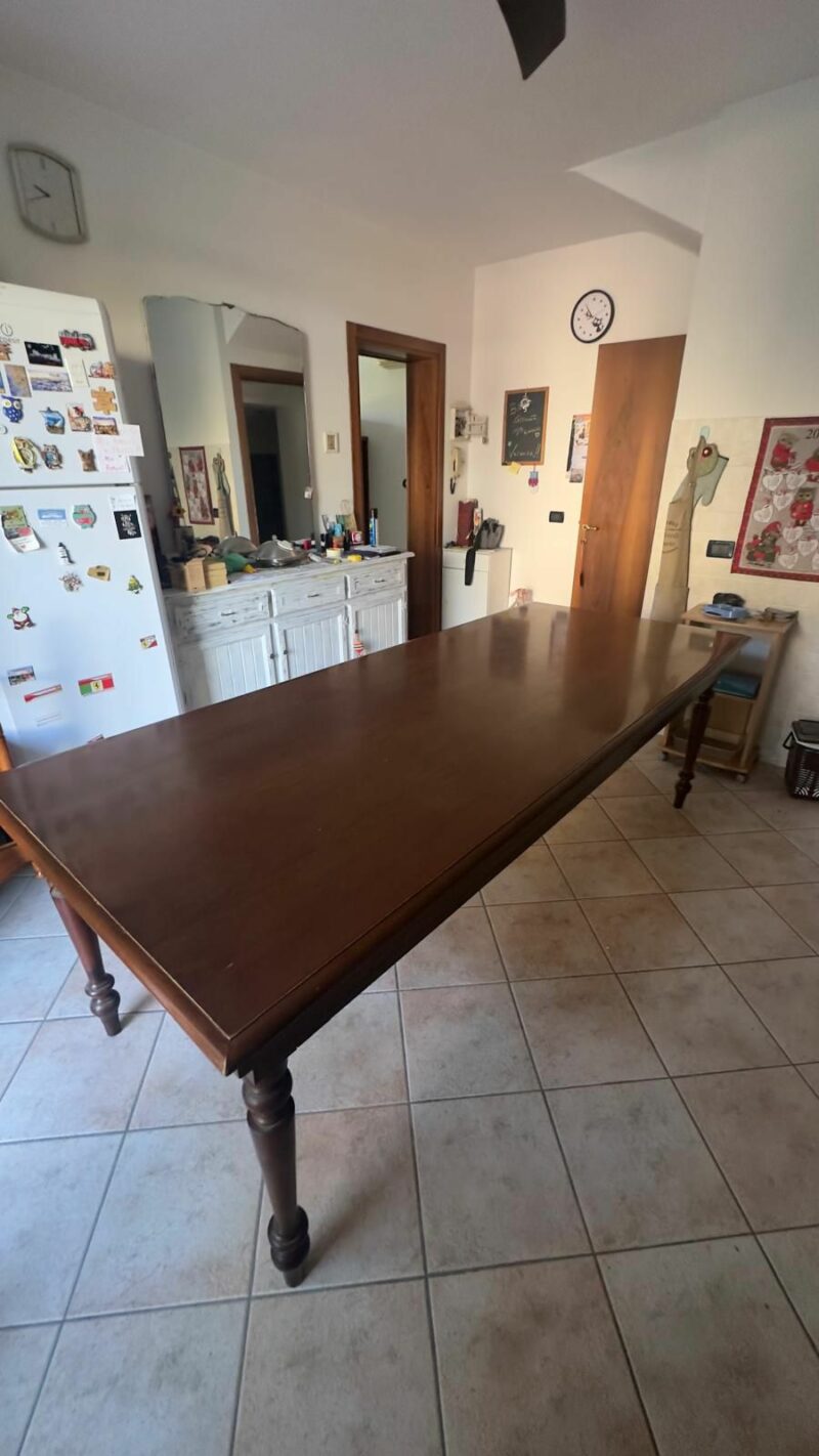 Tavolo tedesco fisso usato in legno massiccio C 131 - immagine 2