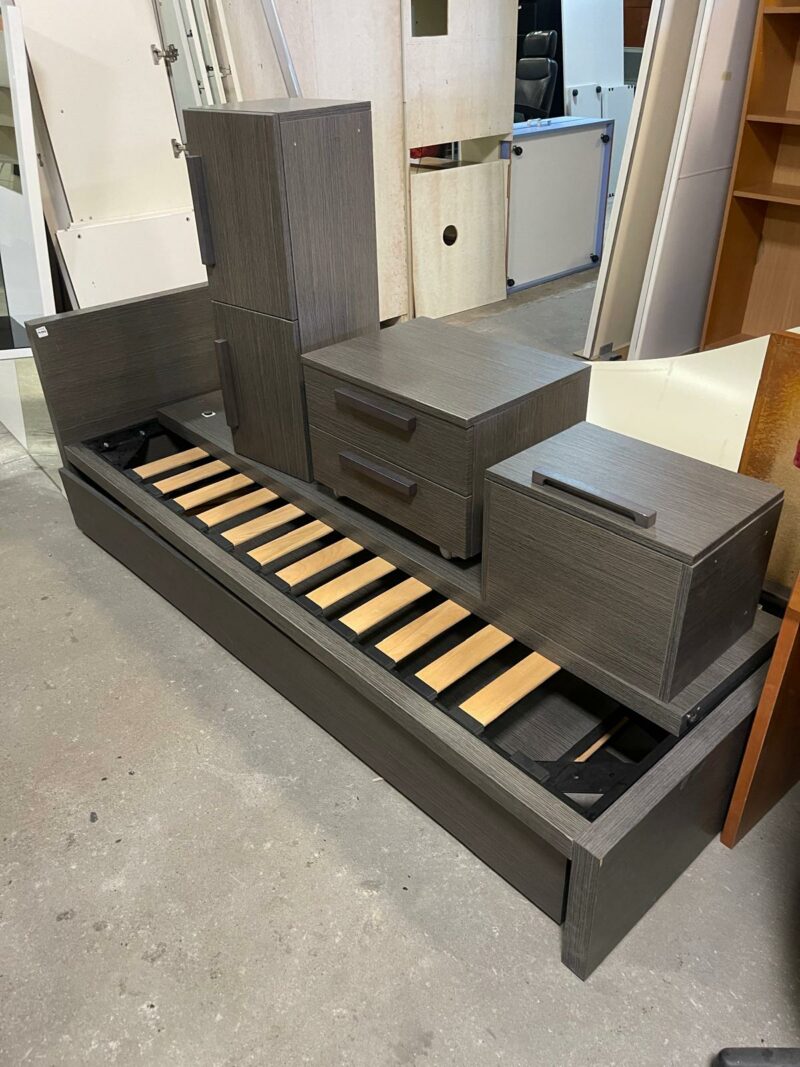 Struttura letto singolo 2 posti letto con comodino e 2 pensili S 4302 - immagine 3