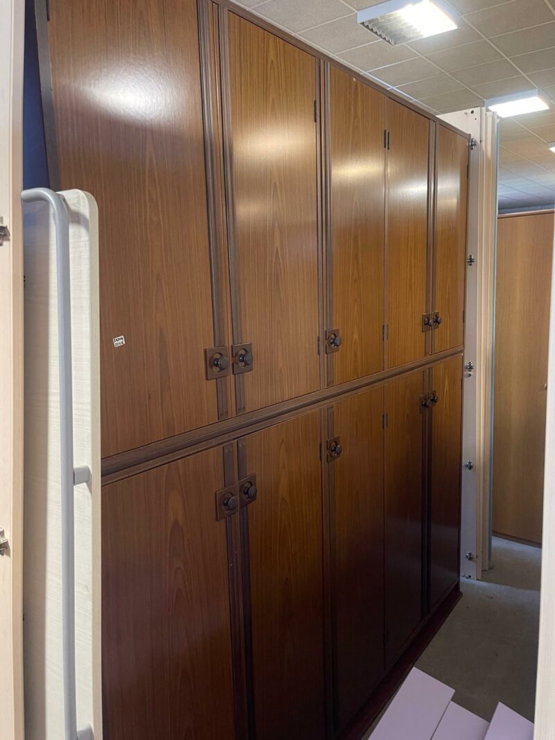 Armadio a 5 ante in legno S 4304