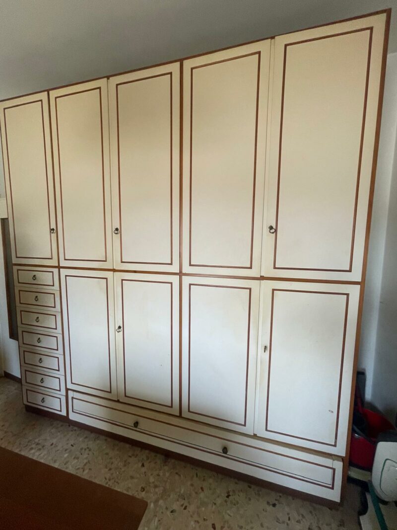 ARMADIO IN LEGNO A 5 ANTE CON CASSETTONE SCORREVOLE SOTTO C 148
