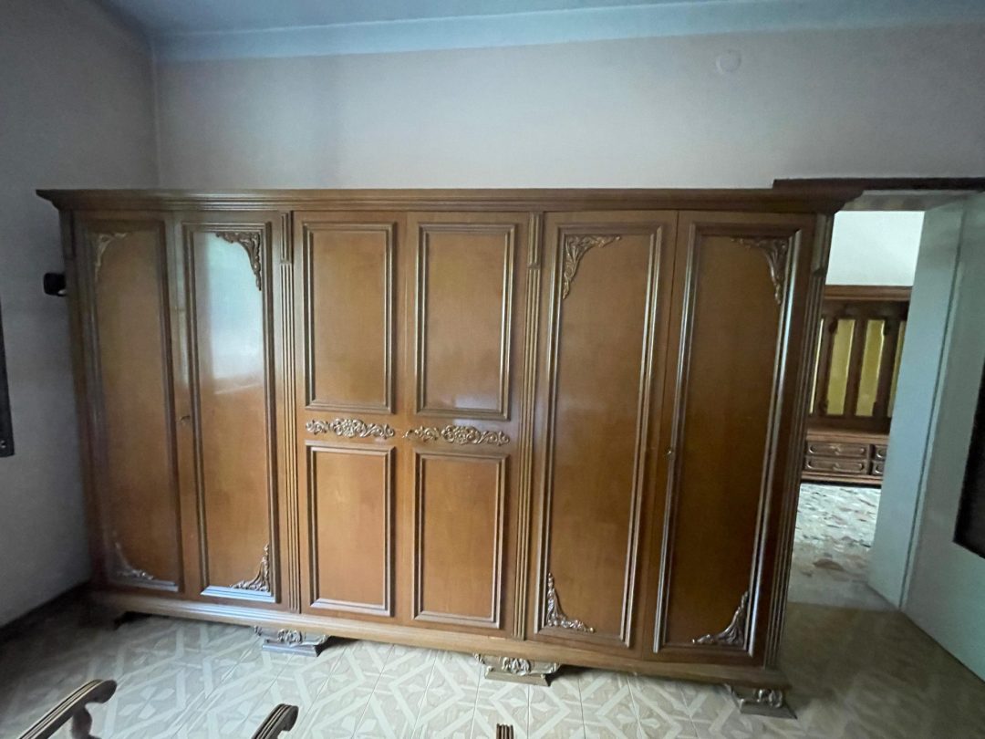 Camera matrimoniale usata con armadio, letto, comodini e comò con specchio S 4339 - immagine 3