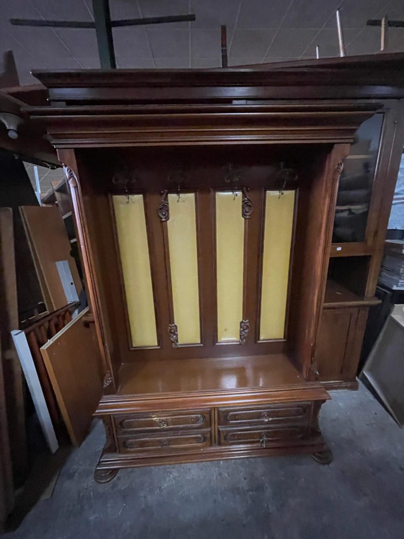 Attaccapanni usato in legno con 4 ganci e 4 cassetti S 4350