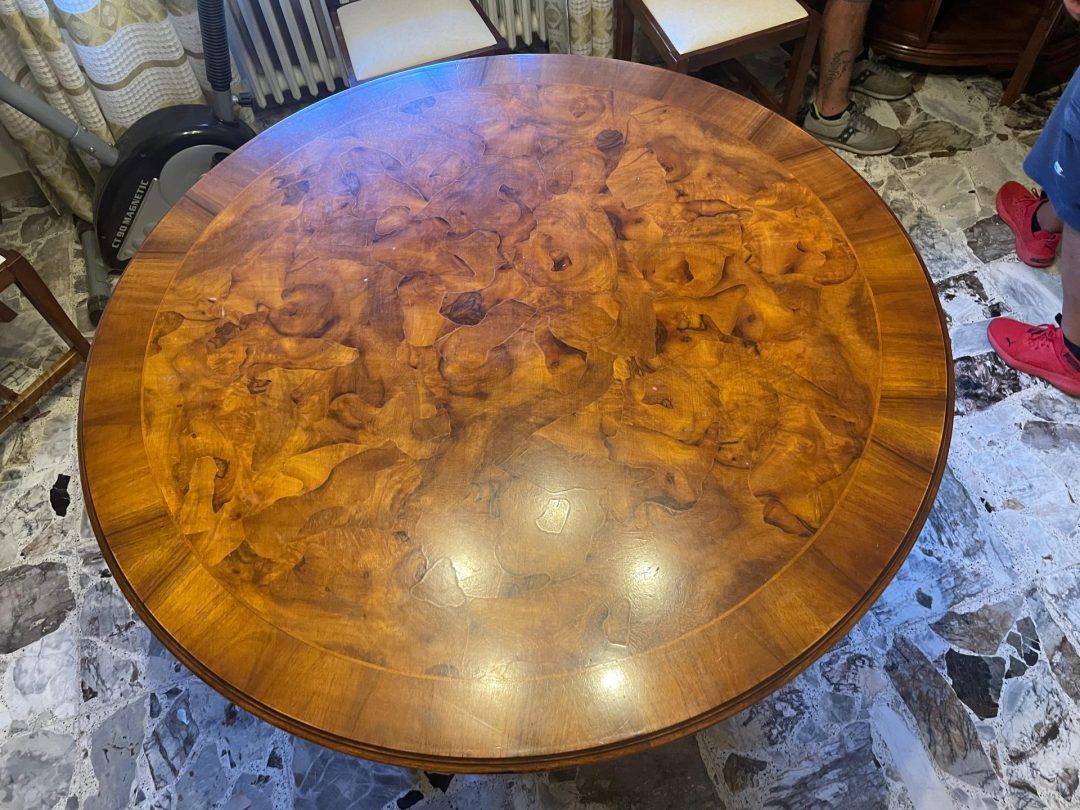 Tavolo usato rotondo in legno con base centrale intagliata S 4354 - immagine 3