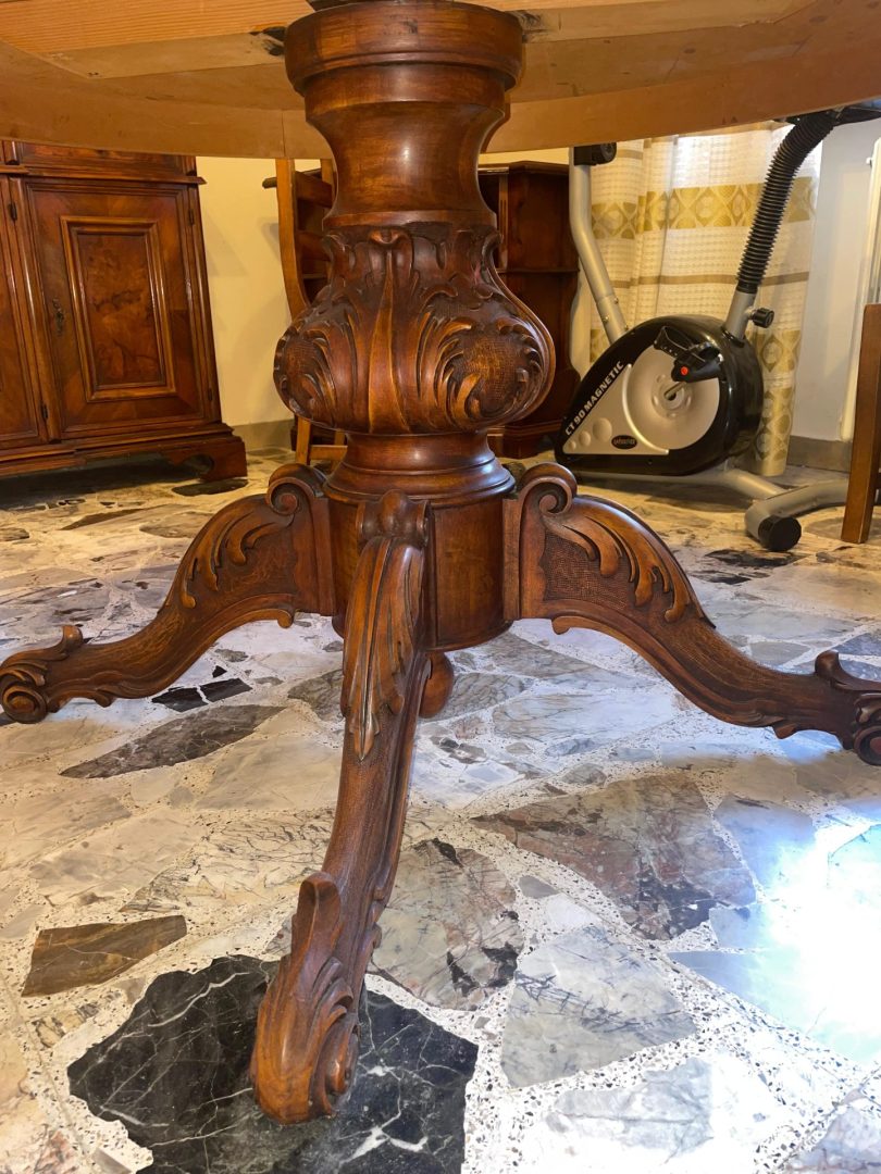Tavolo usato rotondo in legno con base centrale intagliata S 4354 - immagine 4