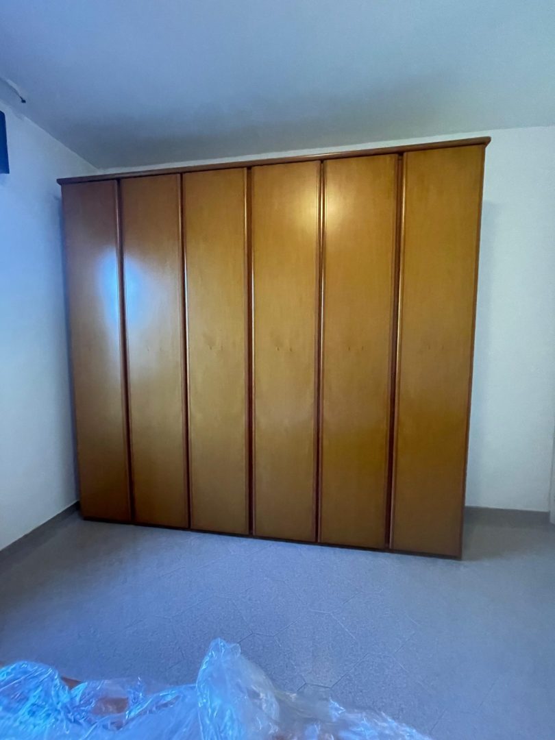 Camera da letto usata completa di armadio (lunghezza 278 altezza 255) , letto , comò e 2 comodini S 4362