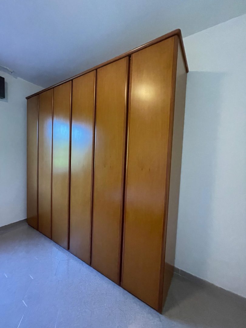 Camera da letto usata completa di armadio (lunghezza 278 altezza 255) , letto , comò e 2 comodini S 4362 - immagine 2