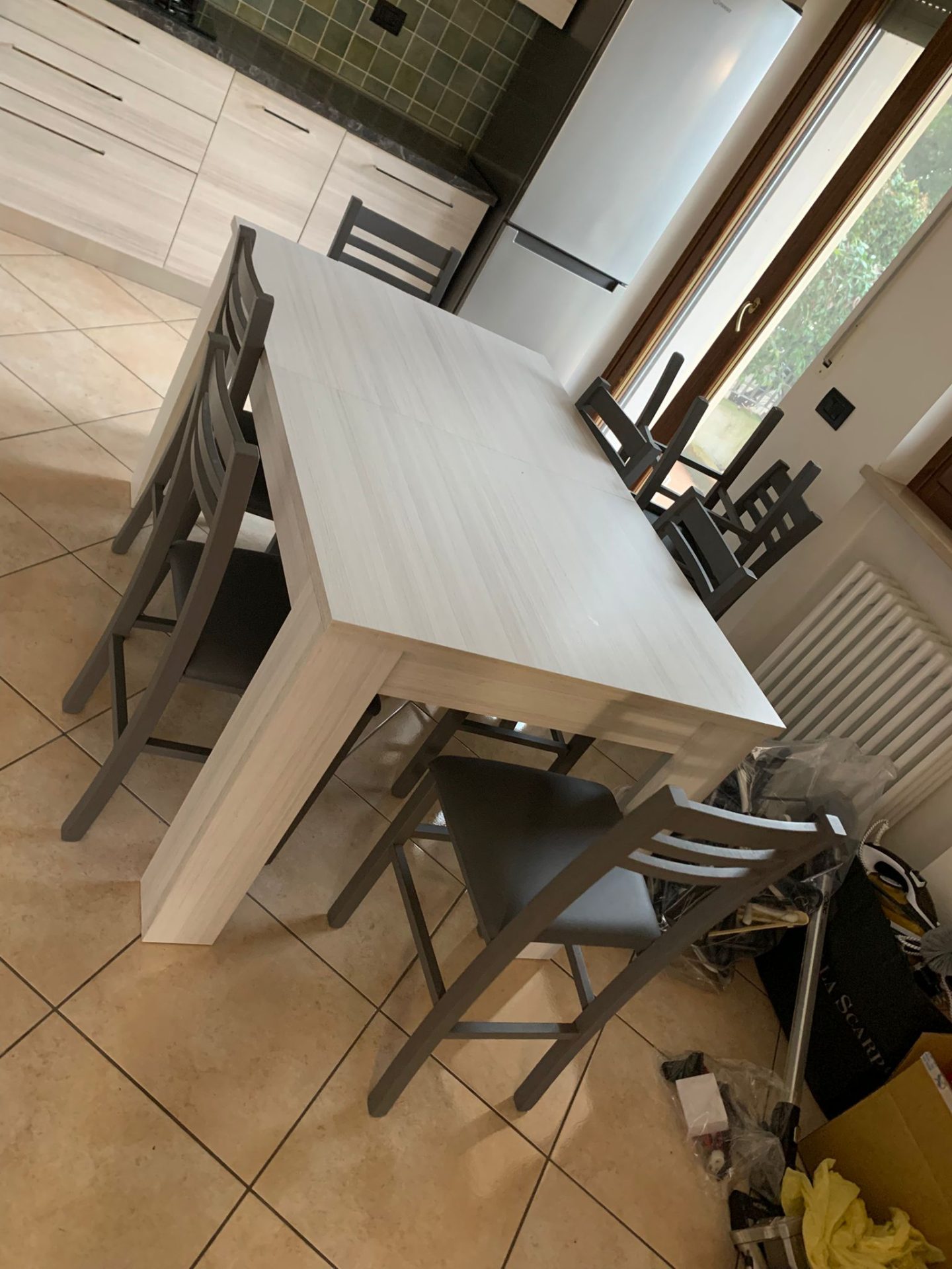 Tavolo (senza sedie) codice:389