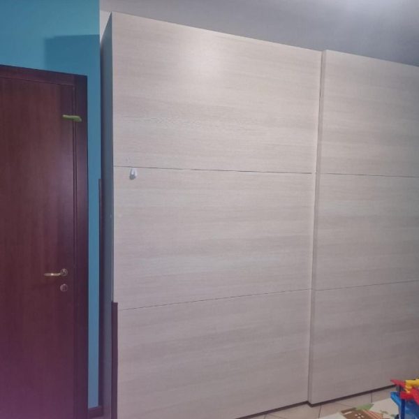 Armadio usato a 2 ante scorrevoli codice:423