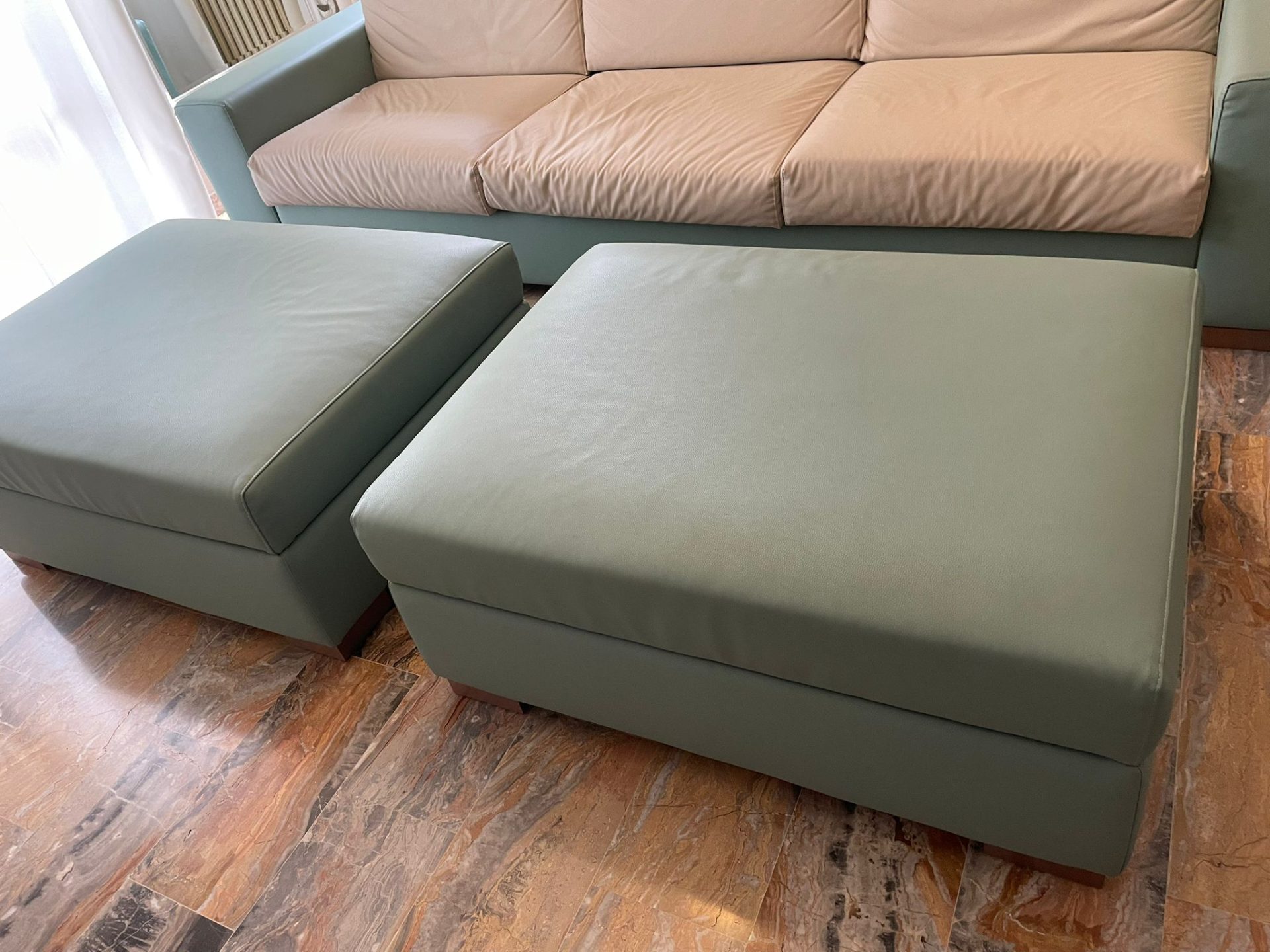 Divano fisso 4 posti completo di 2 pouf codice:419 - immagine 3