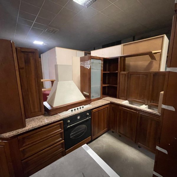 Mobile Cucina Usata in legno massiccio completa di forno, piano cottura, cappa e lavandino codice:433