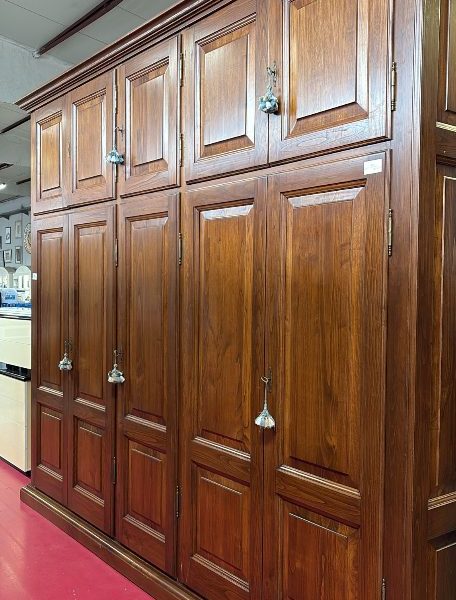 Armadio in legno massiccio 5 ante codice: 221/U