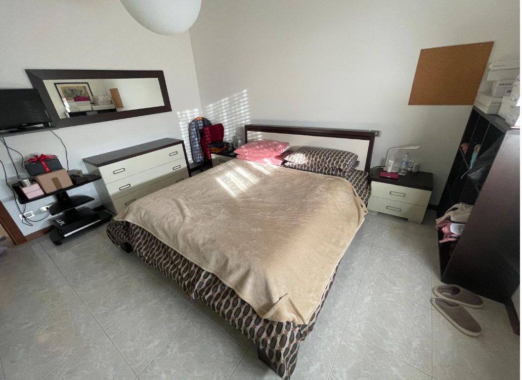 Camera da letto completa di letto matrimoniale, armadio 2 ante scorrevoli, comò, 2 comodini 2 codice: 3296 - immagine 6