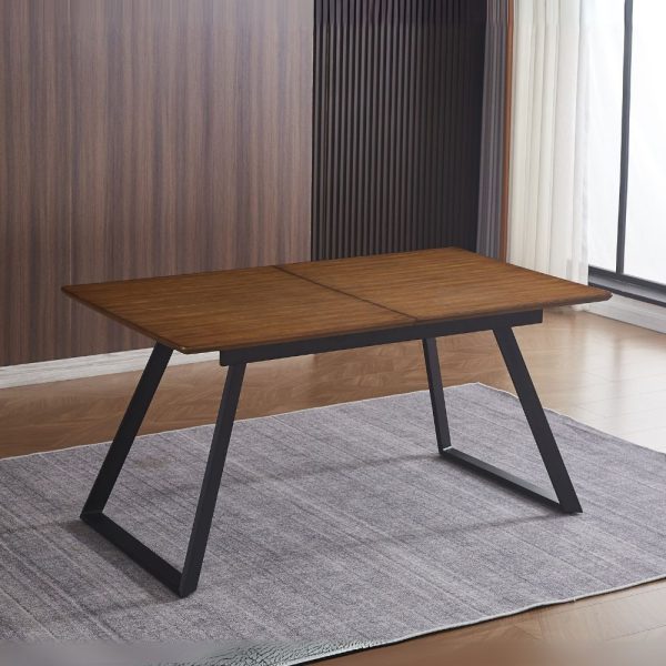 Tavolo allungabile Shelton con piano impiallacciato legno massiccio tinto rovere scuro e gambe in metallo nero