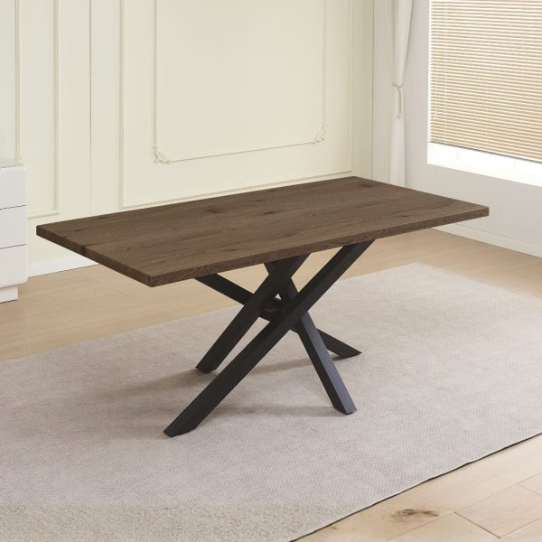 Tavolo fisso Ronan con piano in effetto rovere anticato e gambe in metallo nere