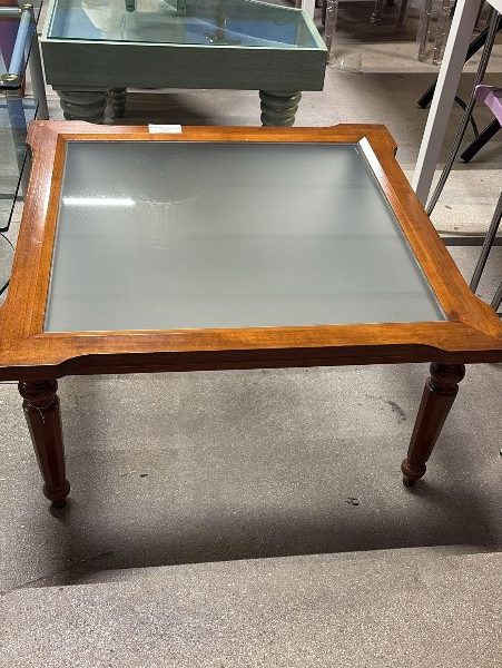 Tavolino in vetro con struttura in legno Nuovo da esposizione 372/U