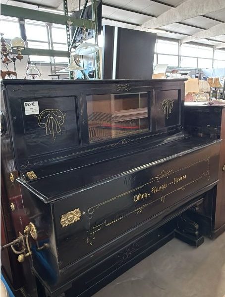 Pianoforte Verticale Antico Nuovo da esposizione 497/U